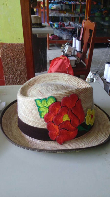 SOMBRERO DAMA CON FLOR BORDADO | Oaxaca Bonito SOMBRERO DAMA CON FLOR BORDADO | Oaxaca Bonito