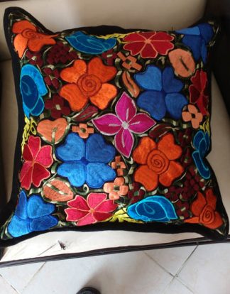 COJIN BORDADO