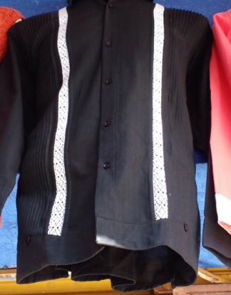 GUAYABERA DE LINO CON APLIQUE EN NAUTURAL